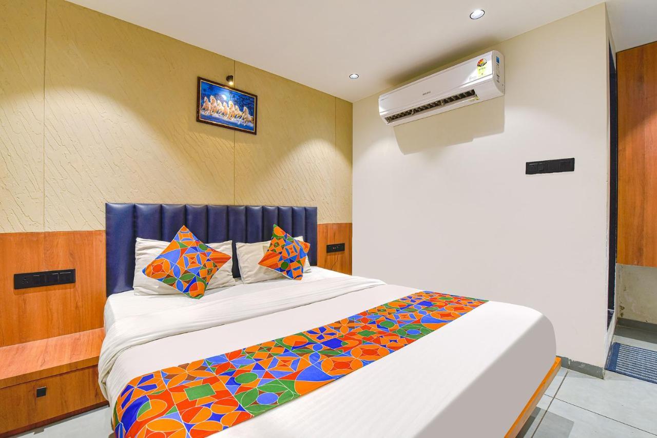 Fabhotel Udhna Inn, Near Udhna Junction Сурат Екстериор снимка