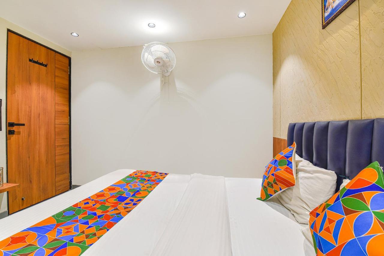 Fabhotel Udhna Inn, Near Udhna Junction Сурат Екстериор снимка