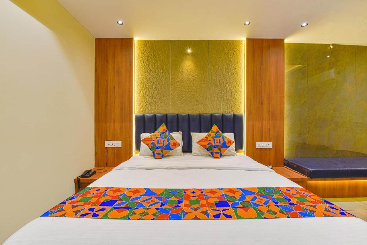 Fabhotel Udhna Inn, Near Udhna Junction Сурат Екстериор снимка