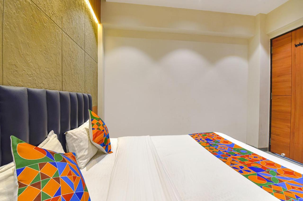 Fabhotel Udhna Inn, Near Udhna Junction Сурат Екстериор снимка
