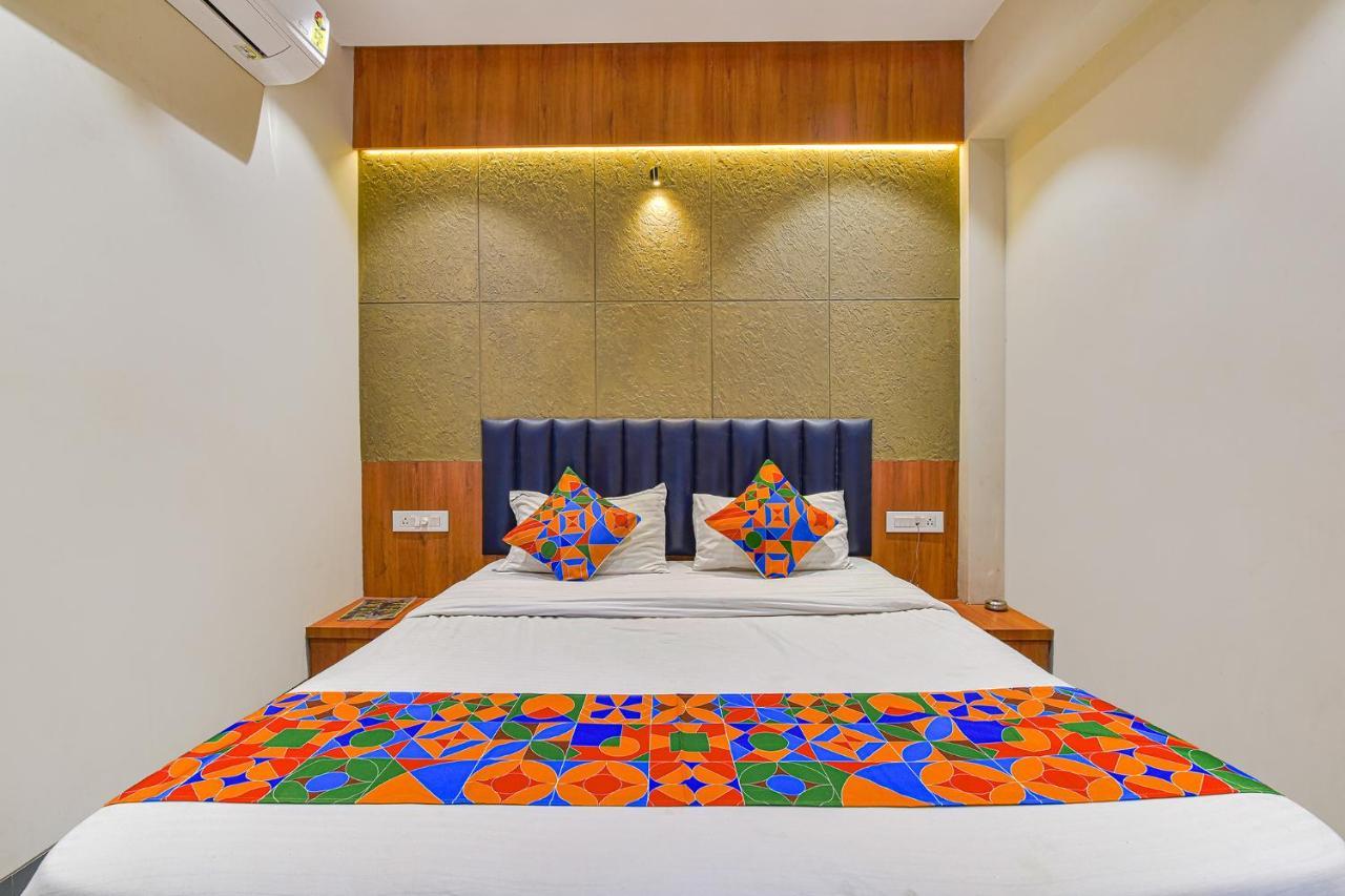 Fabhotel Udhna Inn, Near Udhna Junction Сурат Екстериор снимка